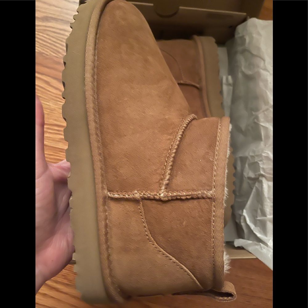 🐪 NEW WITH TAGS 🐪 Uggs Classic Ultra Mini size US 10, 9,8 - Picture 10 of 12